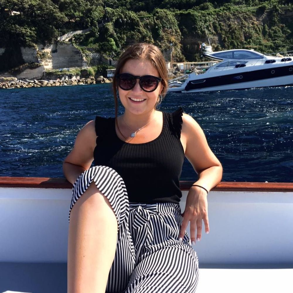 Meet your Posher, Elissa